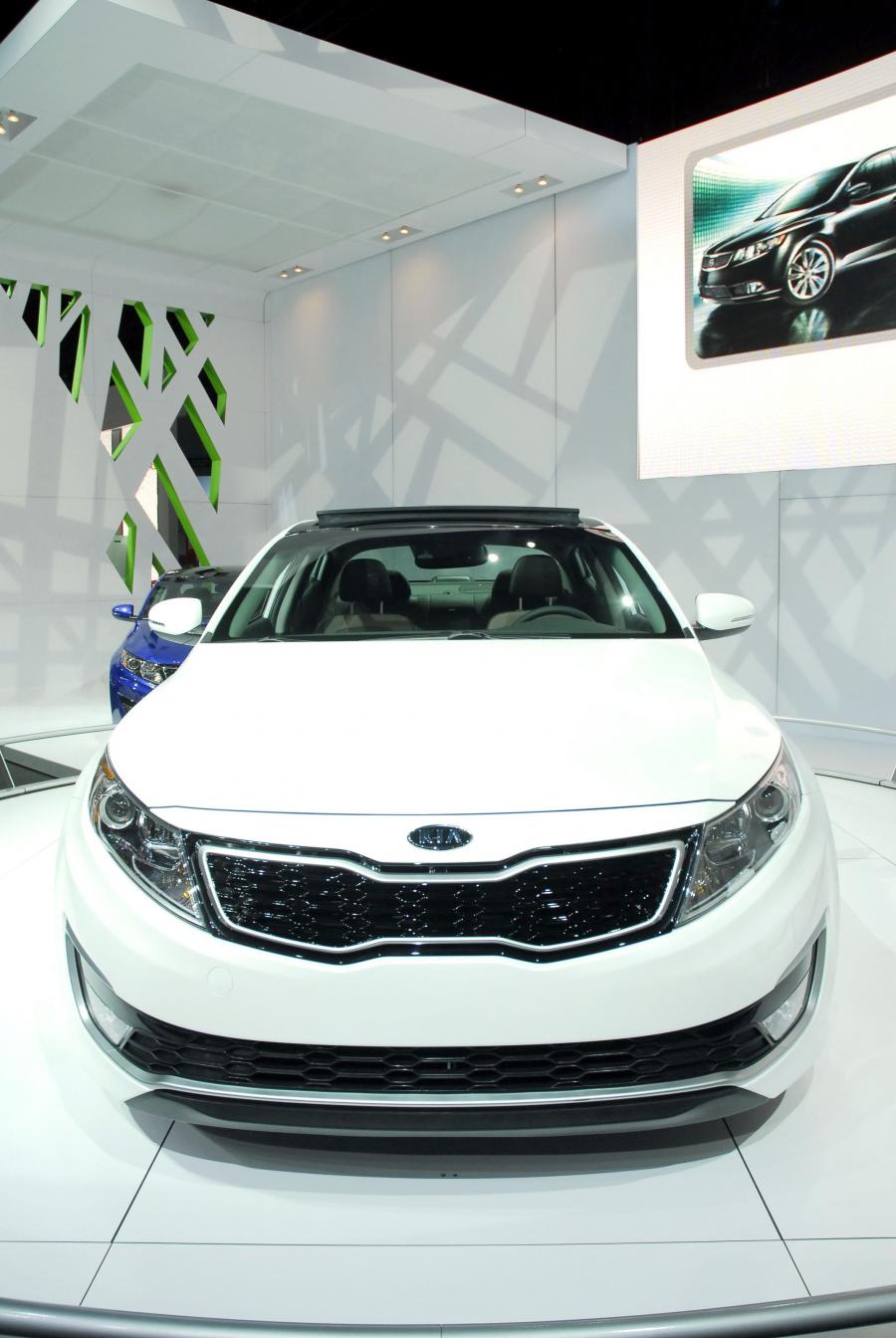  Kia Optima Hybrid 2011 года  (фото 24 из 29)